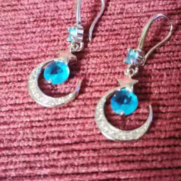 Star and Crescent Moon Earrings with Blue Gemstones - Picture 5 of 6